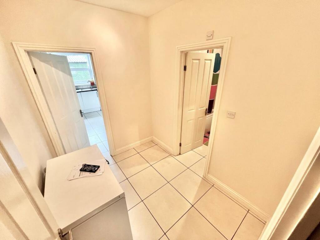 Lovely Spacious Room Near Train Station And University Dallington  Εξωτερικό φωτογραφία