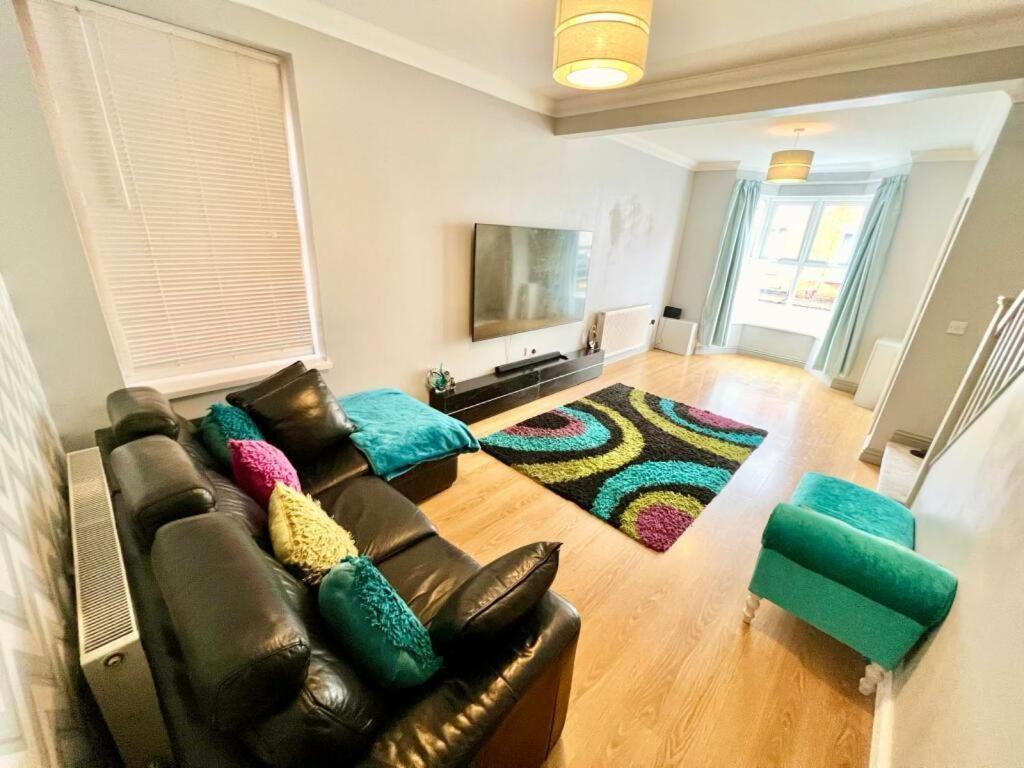 Lovely Spacious Room Near Train Station And University Dallington  Εξωτερικό φωτογραφία